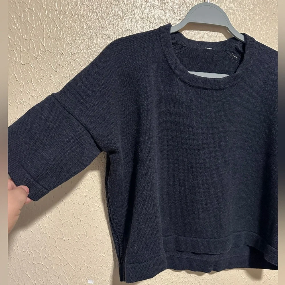 Lululemon Bhakti Reality Short Sleeve Sweater Size 8‎ Navy
